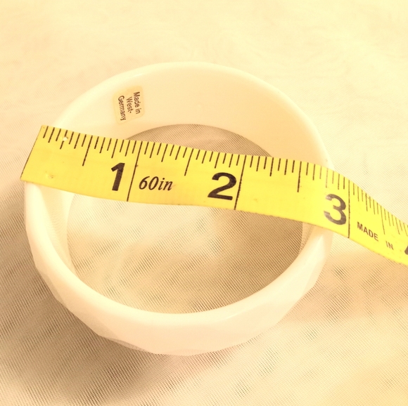 West Germany White Facet Cut White Bangle Lucite Bracelet LAST DAY - Picture 6 of 8
